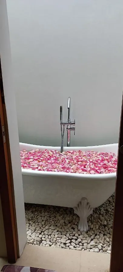 Ulluwatu Mermaid Villa 울루와뚜 0*,